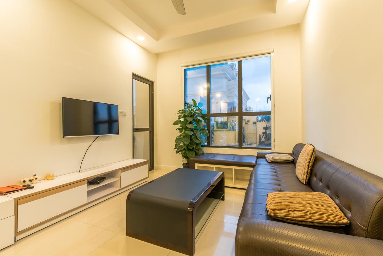 The Manner Apartment Icon 56 Rooftop Pool Ho Chi Minh City Exterior photo