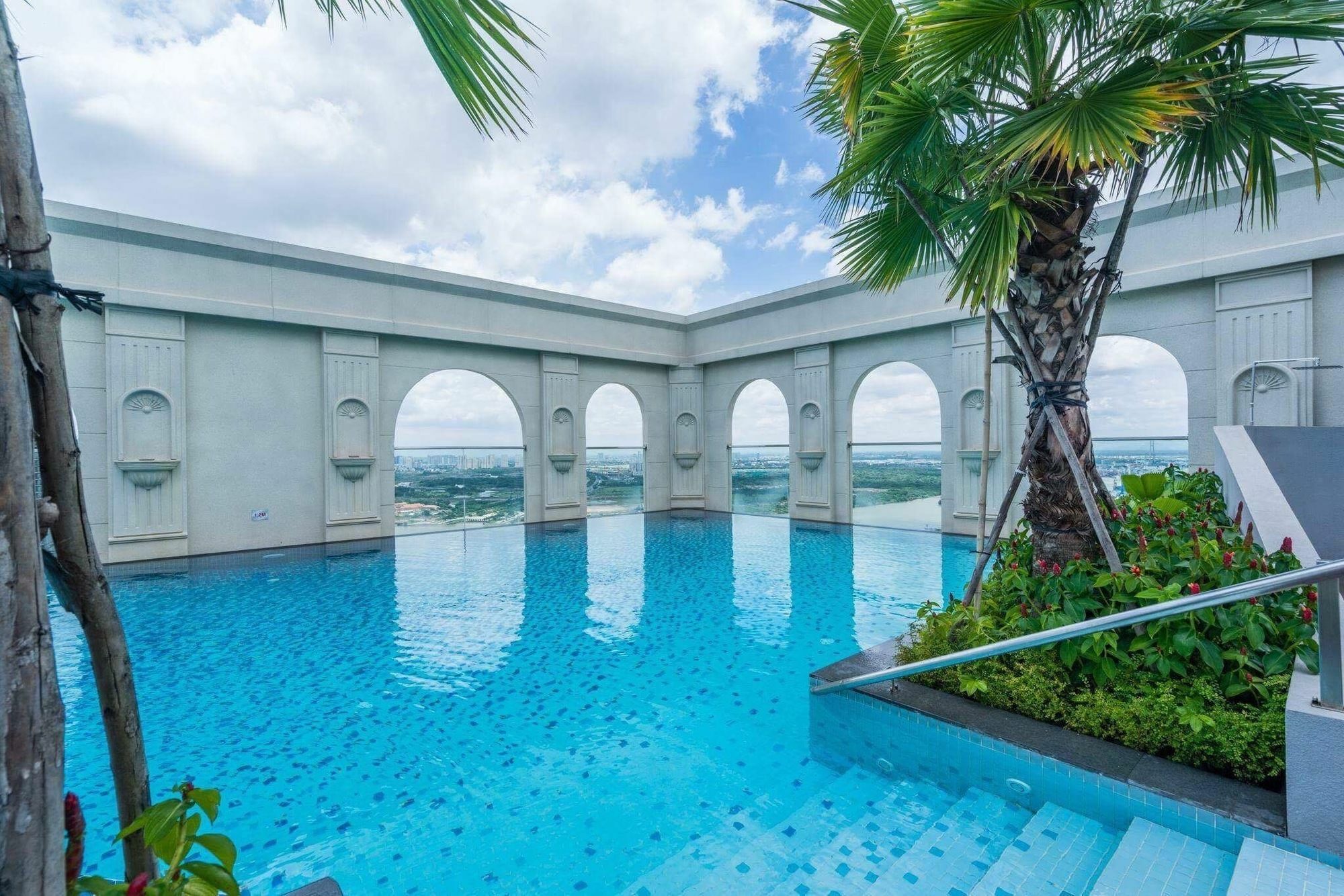 The Manner Apartment Icon 56 Rooftop Pool Ho Chi Minh City Exterior photo